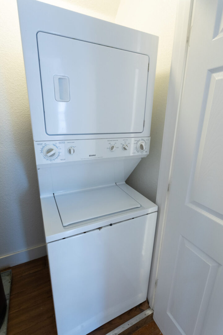 white laundry machine