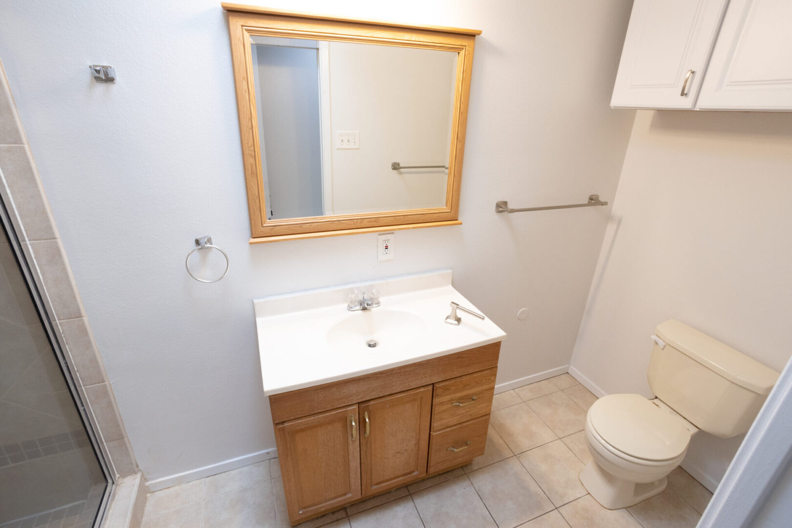 washroom with mirror